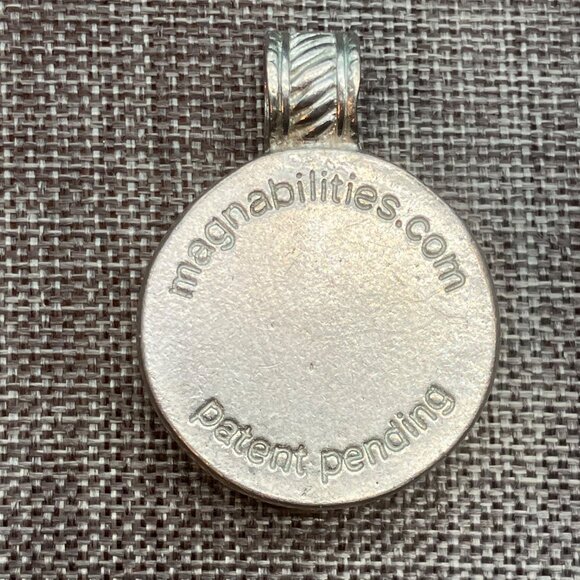 Magnabilities Interchangeable Pendant 1.25 In Round Silver Floral Pink Silver - Picture 3 of 6